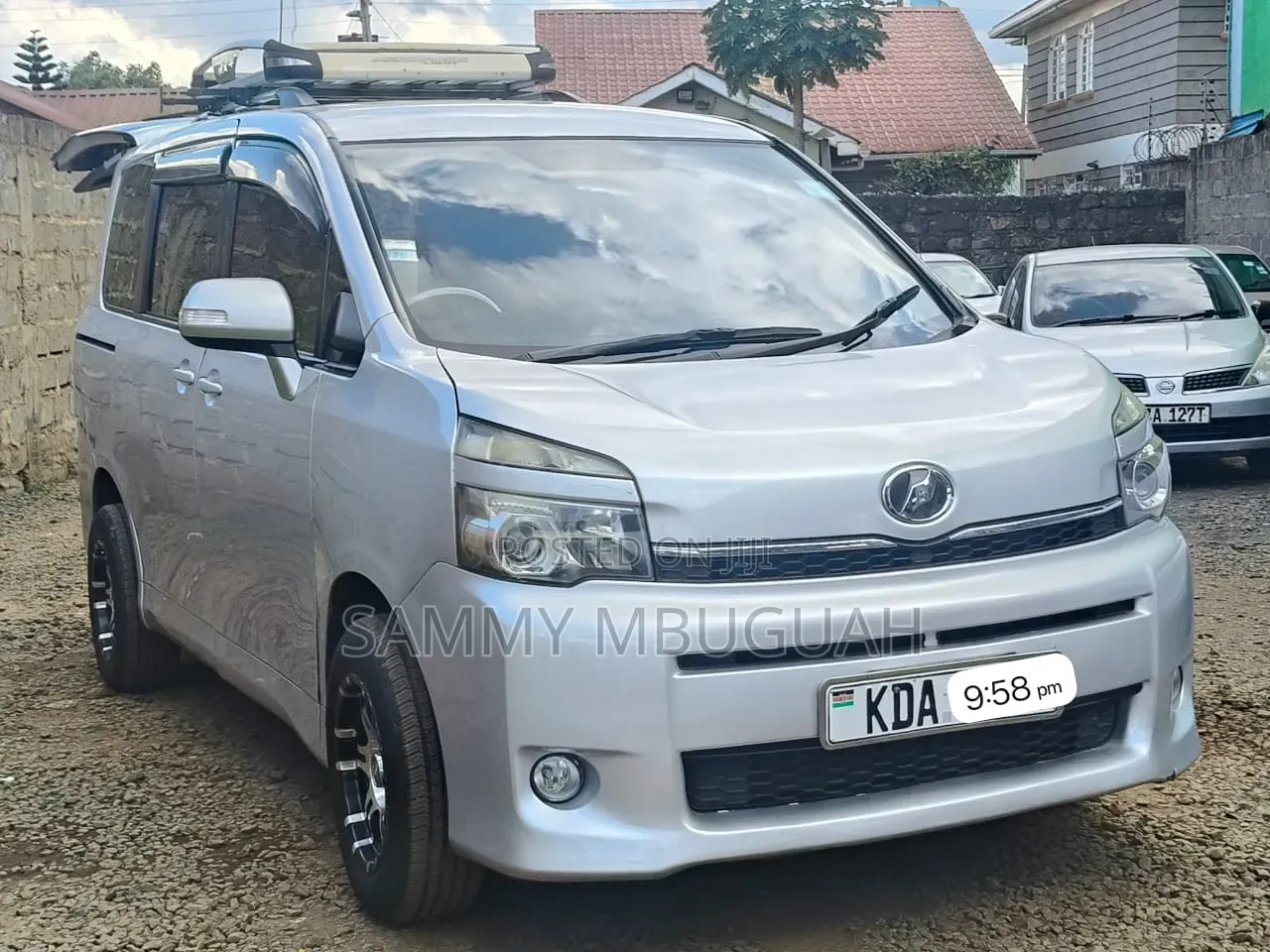 Toyota Voxy SV Premium 2014 Silver
