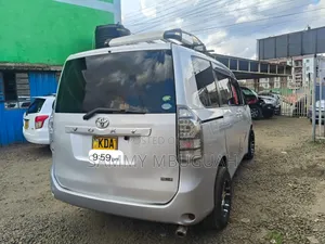 Toyota Voxy SV Premium 2014 Silver