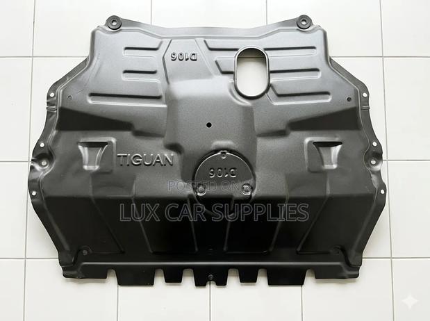 Volkswagen Tiguan Engine Under Cover - main view