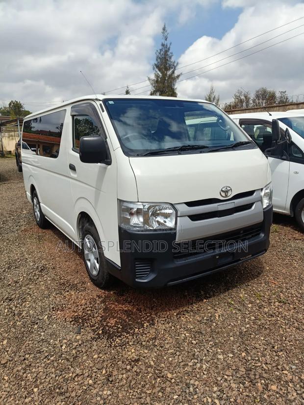 Toyota HiAce 2018 White