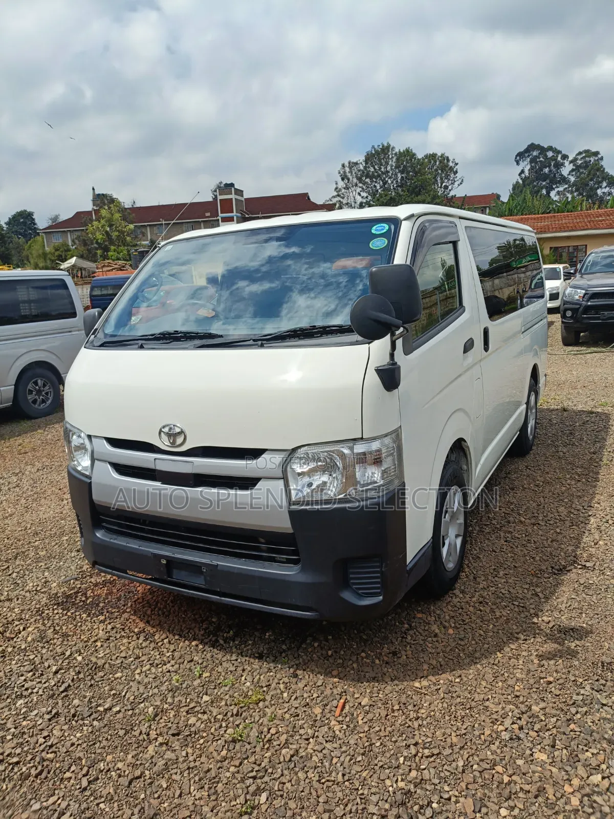 Toyota HiAce 2018 White