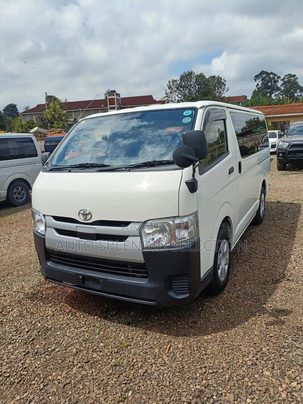 Toyota HiAce 2018 White - thumbnail 2