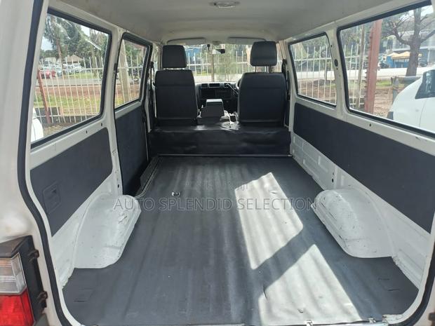 Mazda Bongo 2015 White - thumbnail 6
