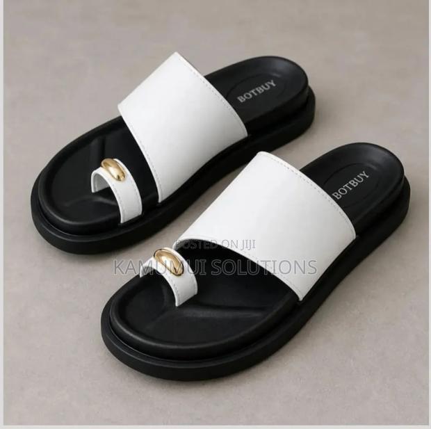 Ladies' Sandals - thumbnail 4
