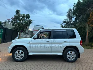 Mitsubishi Pajero IO 2003 White