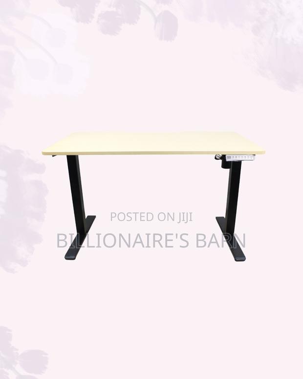 Stylish Single Motor Electric Standing Desk One Piece Sit Stand