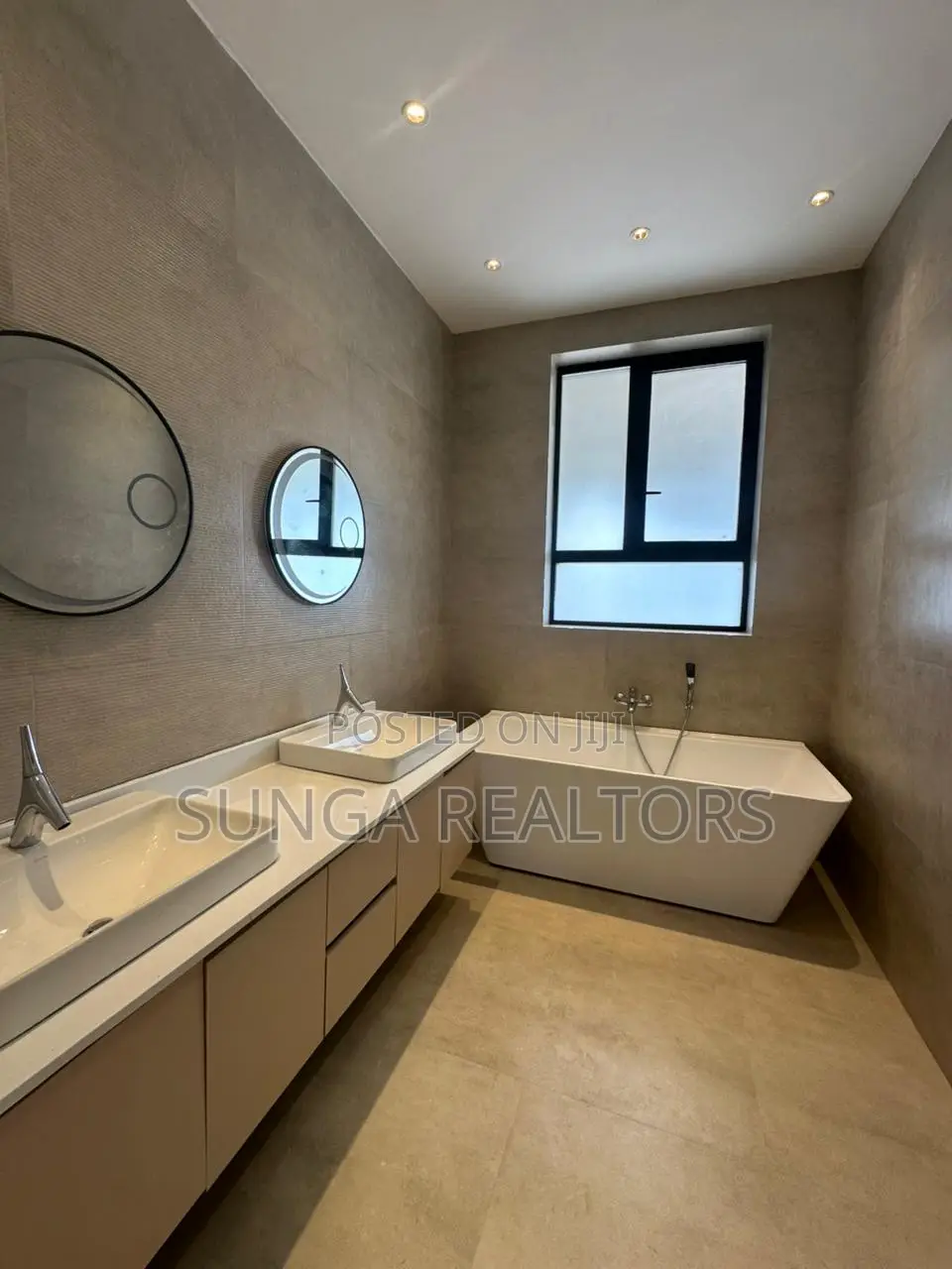 5bdrm House in Manyani, Muthangari for rent