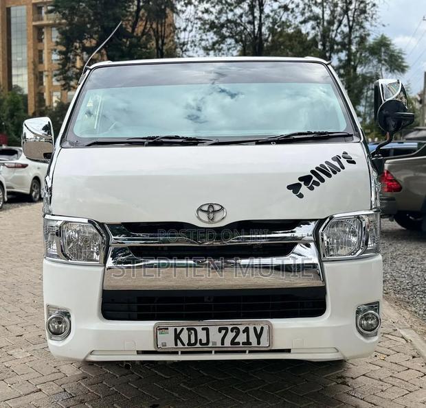 Toyota HiAce 2016 White