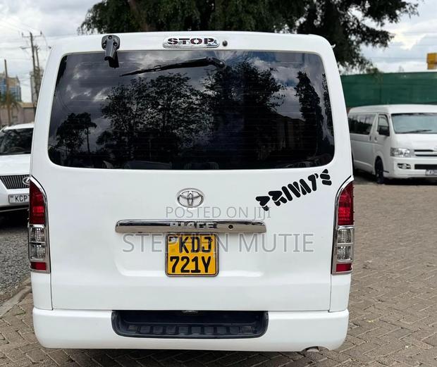 Toyota HiAce 2016 White - thumbnail 2