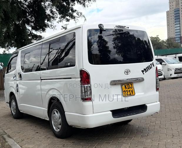 Toyota HiAce 2016 White - thumbnail 3