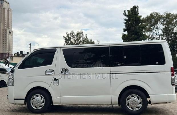 Toyota HiAce 2016 White - thumbnail 5
