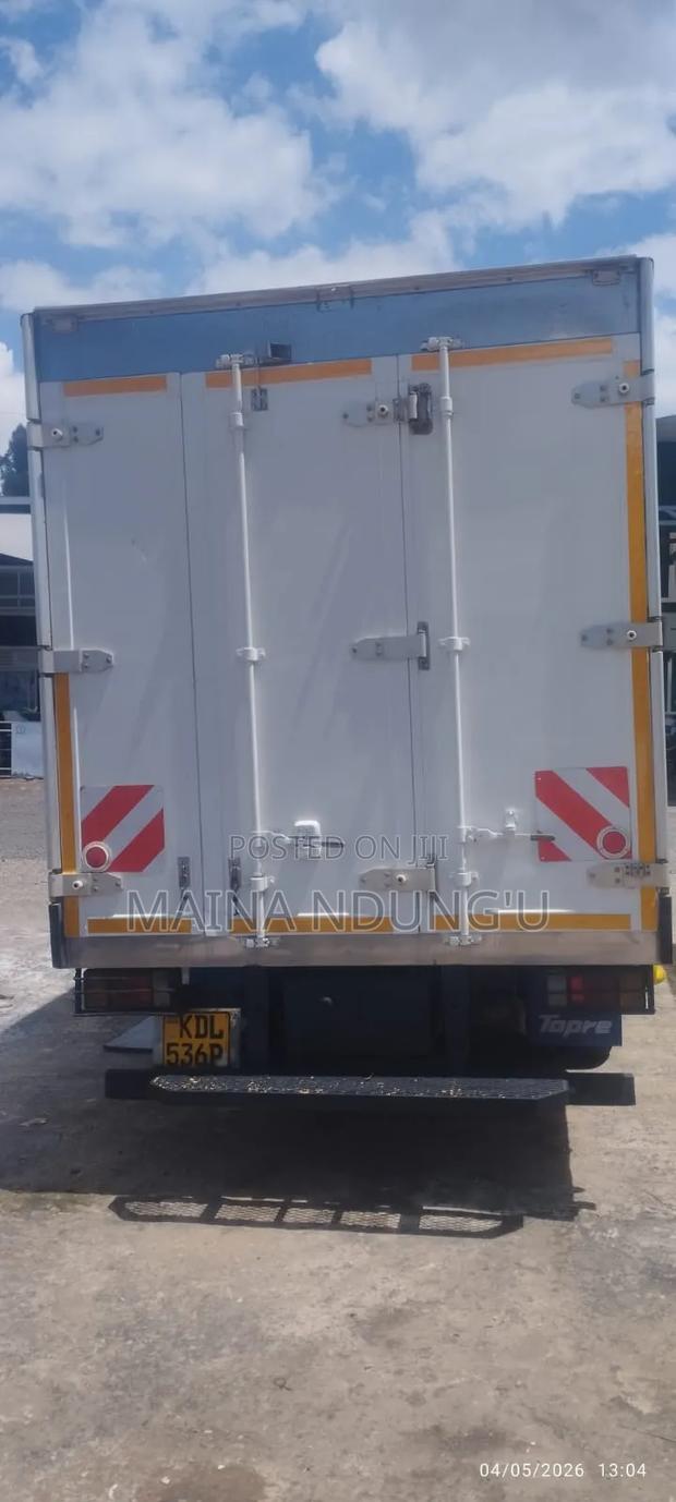 Isuzu Elf 2016 - thumbnail 3