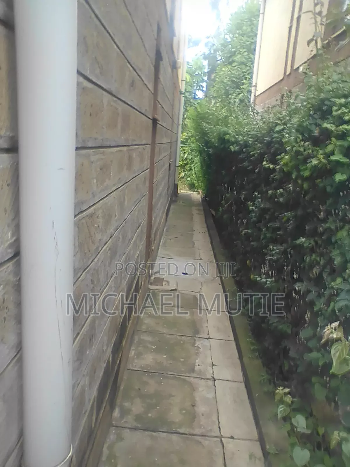 4bdrm Maisonette in Komarocks for sale