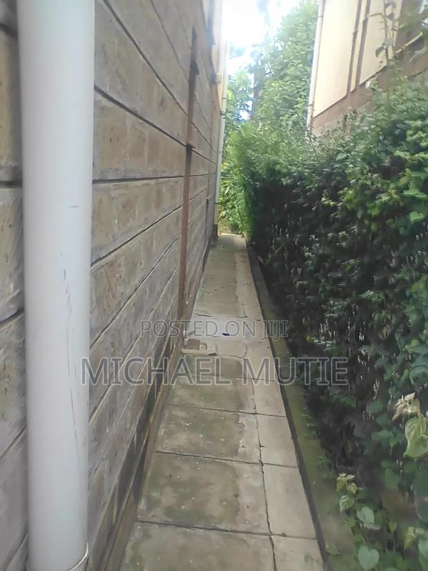 4bdrm Maisonette in Komarocks for sale - thumbnail 16