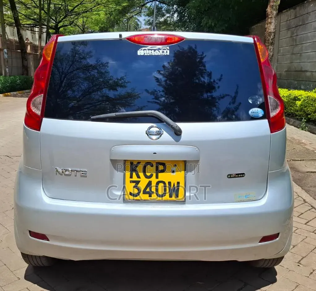 Nissan Note 2011 Silver