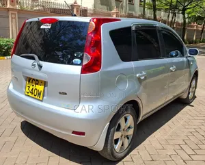 Nissan Note 2011 Silver