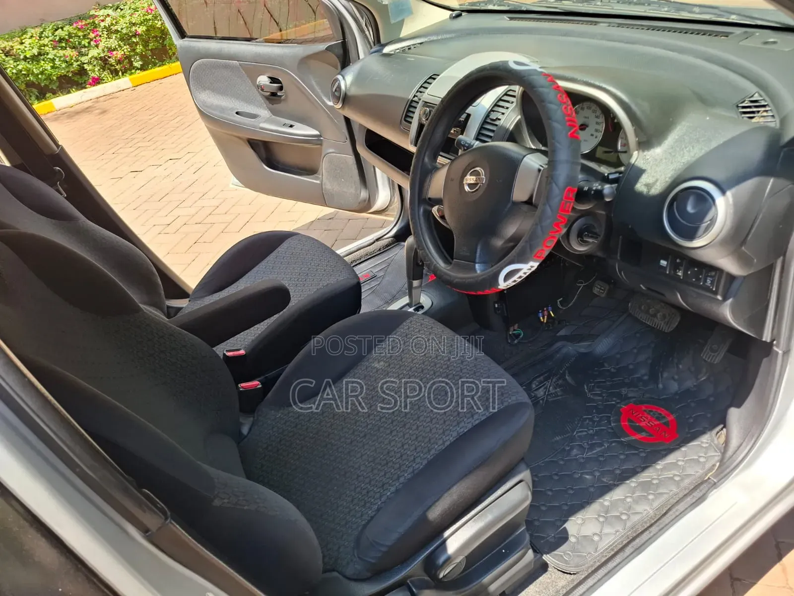 Nissan Note 2011 Silver