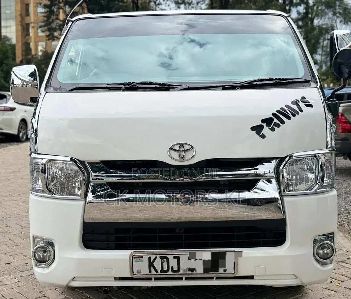 Toyota HiAce 2016 White