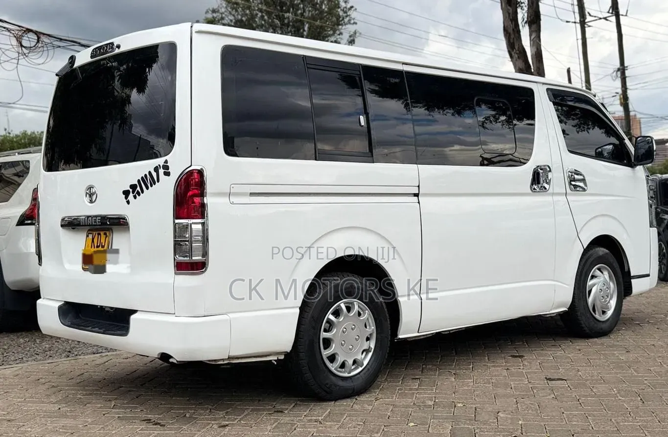Toyota HiAce 2016 White