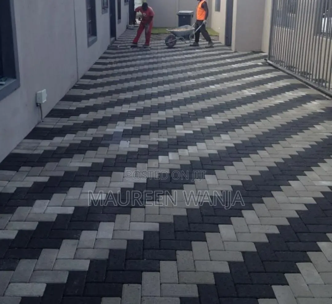 Quad Black and Natural Pavers