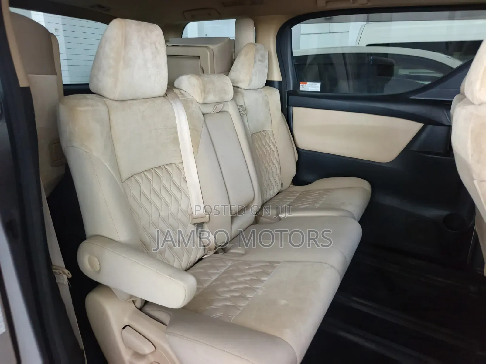 Toyota Alphard 2.5 Petrol FWD 2019 Gold