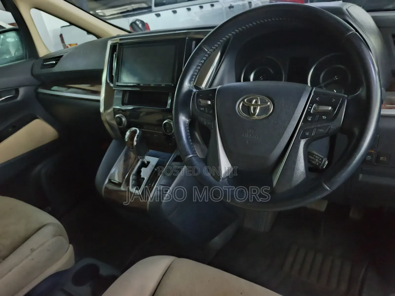Toyota Alphard 2.5 Petrol FWD 2019 Gold
