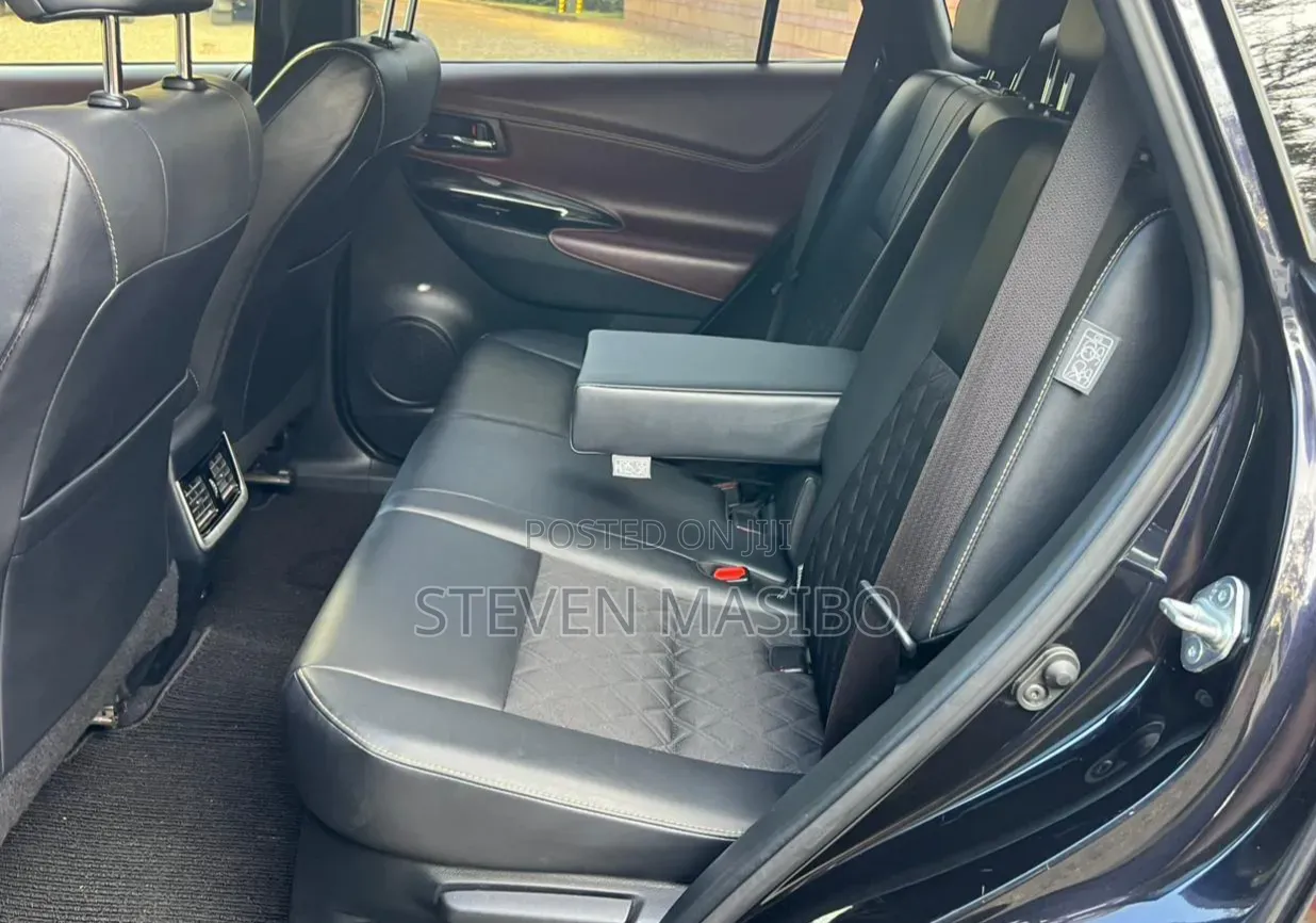 Toyota Harrier 2.0 2019 Black