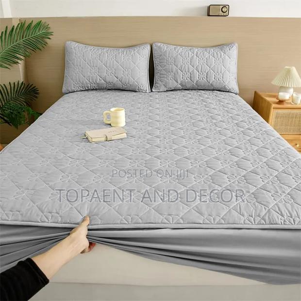 Quilted Fitted Waterproof Mattress Protector