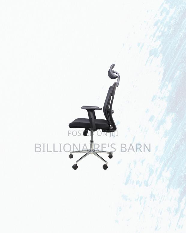 Professional Mesh Office Chair Ergonomic Headrest With Chrome Base