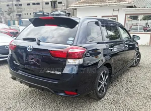 Toyota Corolla Fielder 1.5 Hybrid FWD 2019 Blue