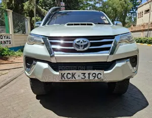 Toyota Hilux 2010 Silver