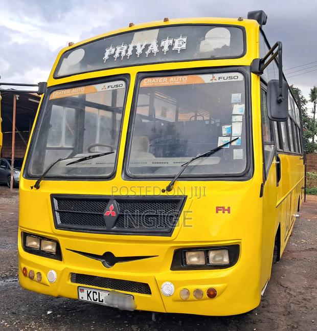 Mitsubishi Fuso Canter 2015 Yellow - thumbnail 2
