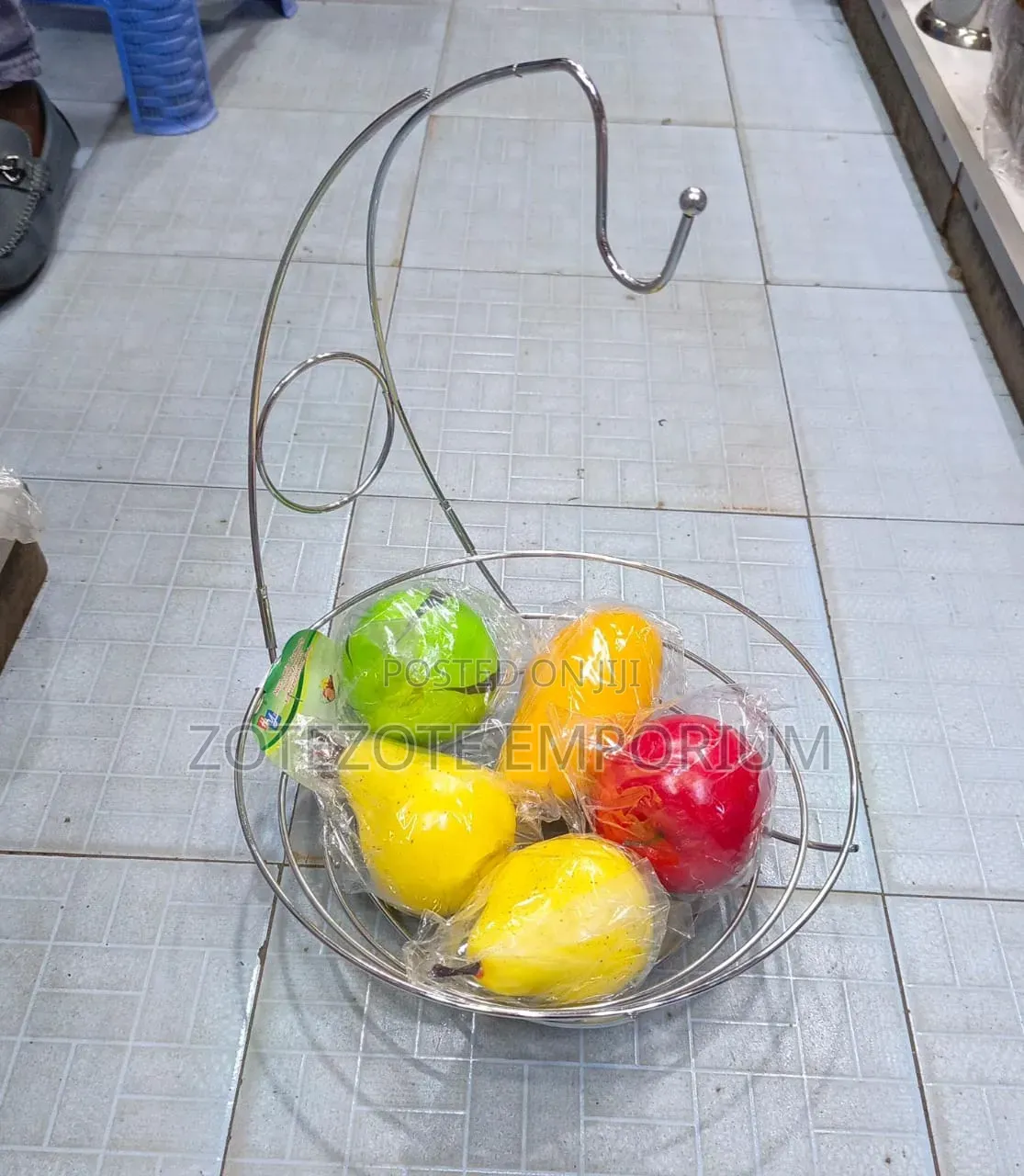 Stainless Steel Rack With Banana Holderr