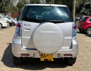 Toyota Rush 1.5 AWD 2013 Silver