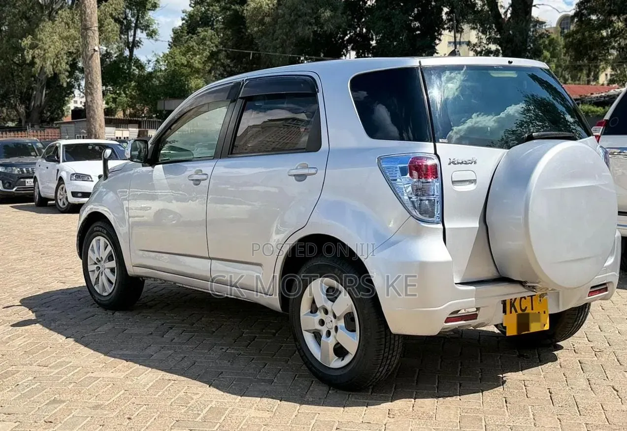 Toyota Rush 1.5 AWD 2013 Silver