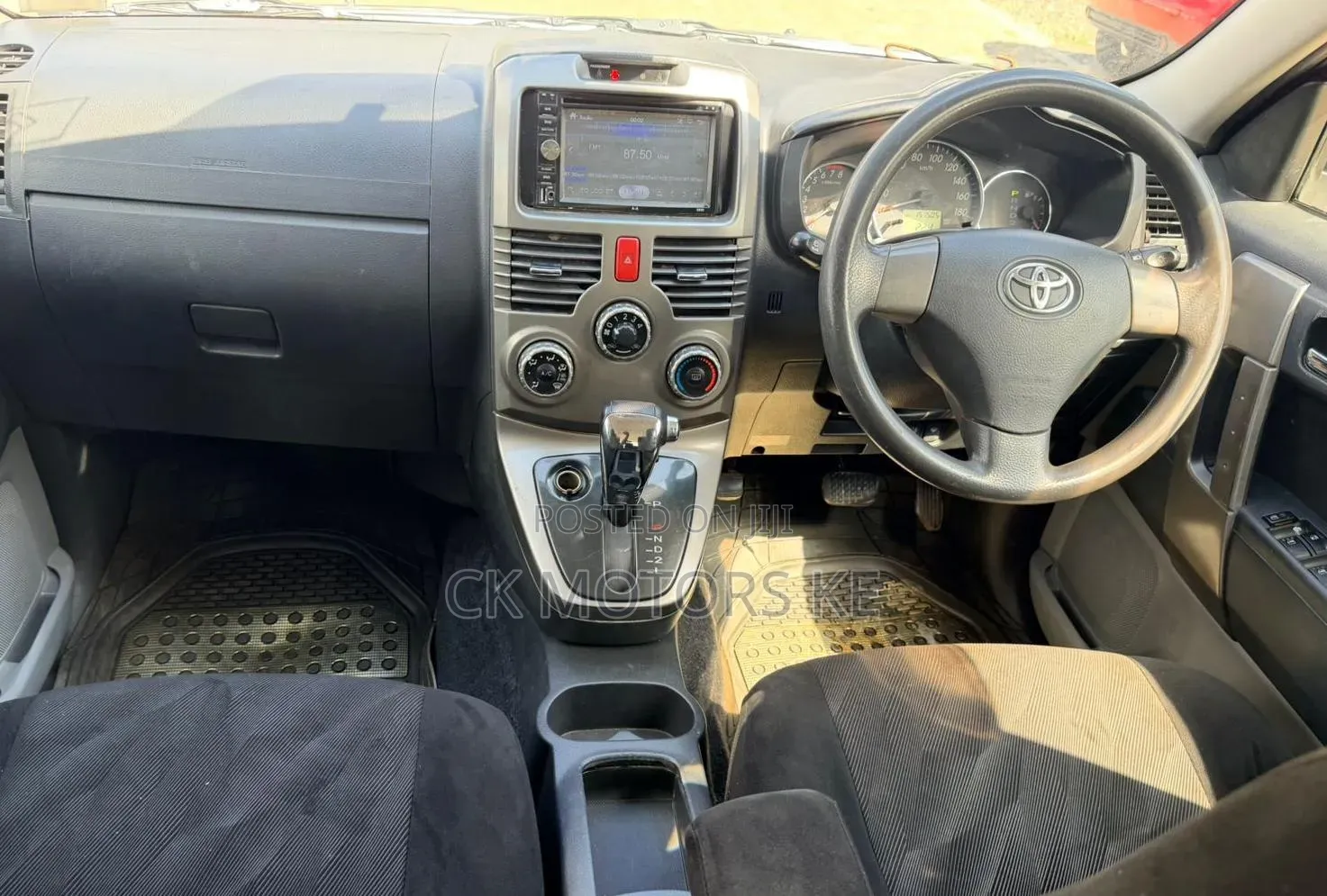 Toyota Rush 1.5 AWD 2013 Silver