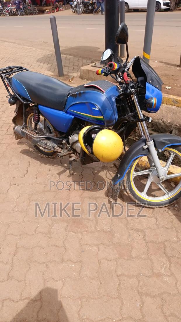 Honda CB 2023 Blue - thumbnail 3