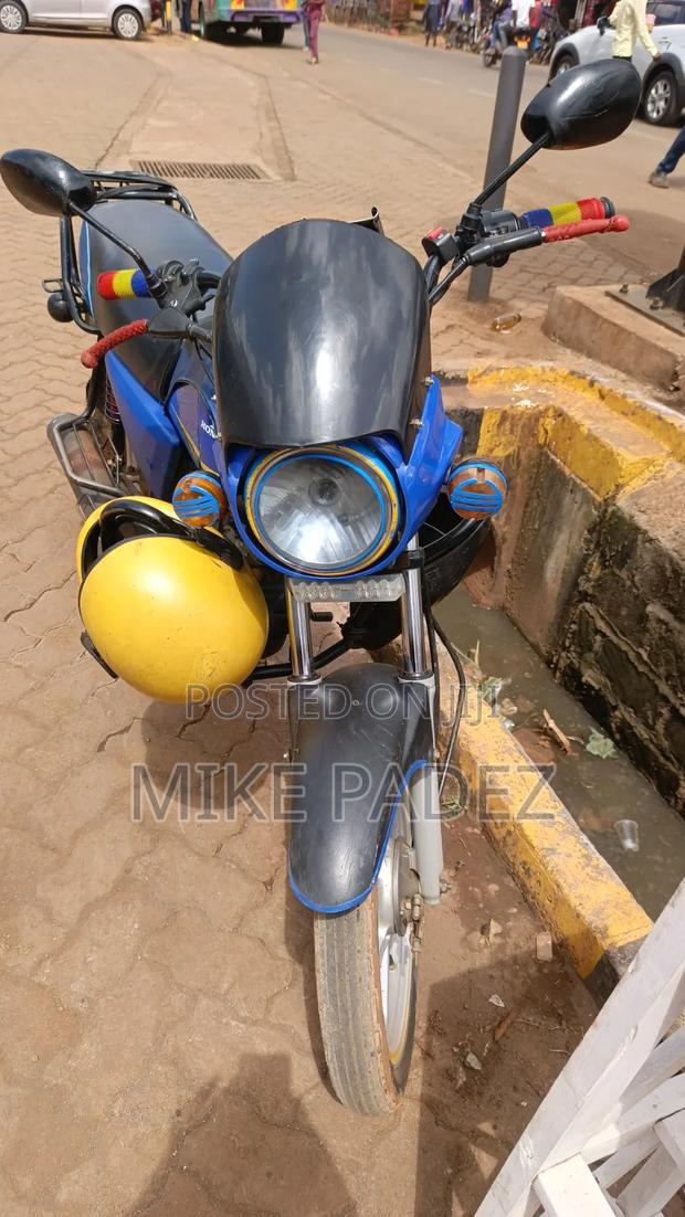 Honda CB 2023 Blue - thumbnail 4