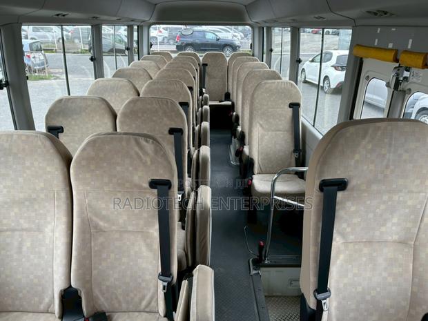Toyota Coaster 2019 White - thumbnail 4