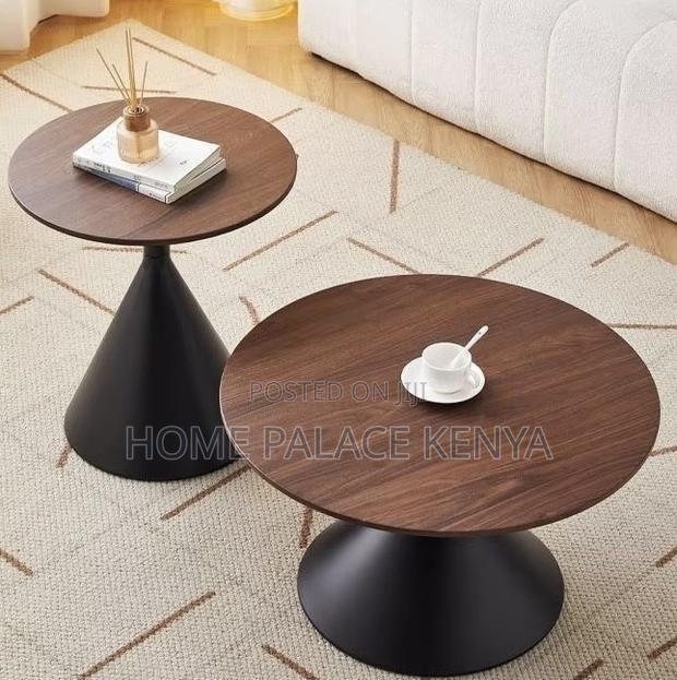 Coffee Table: Luxury Wooden Round Coffee Table