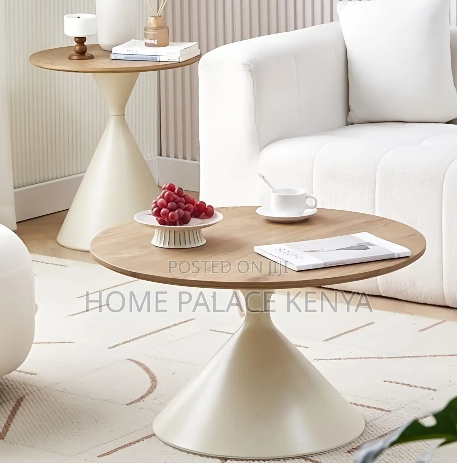 Coffee Table: Luxury Wooden Round Coffee Table