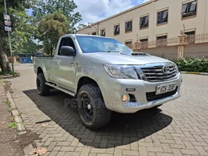 Toyota Hilux 2.5 D-4D SRX 2012 Silver