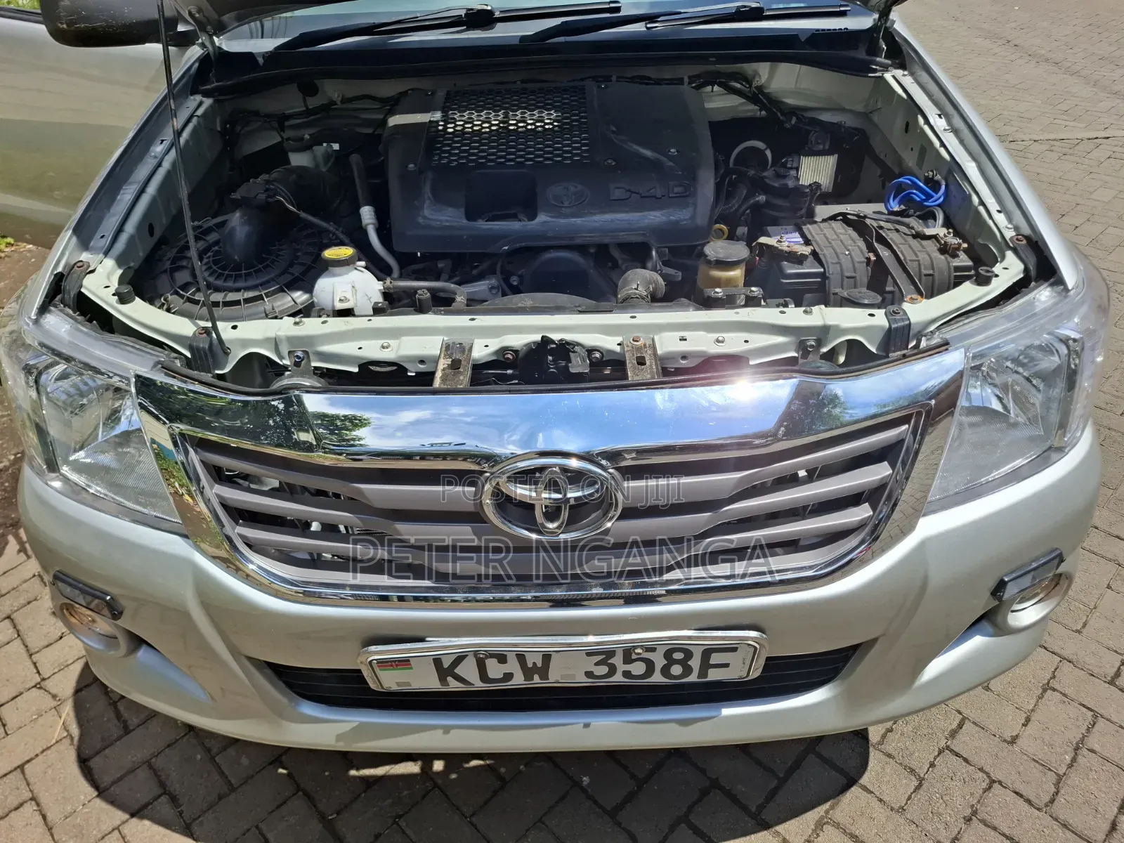 Toyota Hilux 2.5 D-4D SRX 2012 Silver