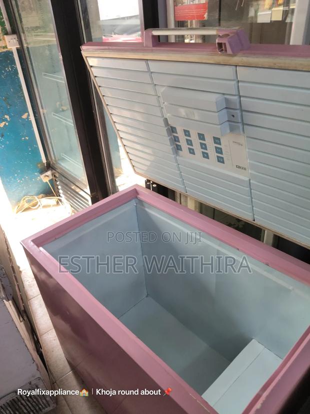Pure Pink Chest Freezer 300litres - thumbnail 2