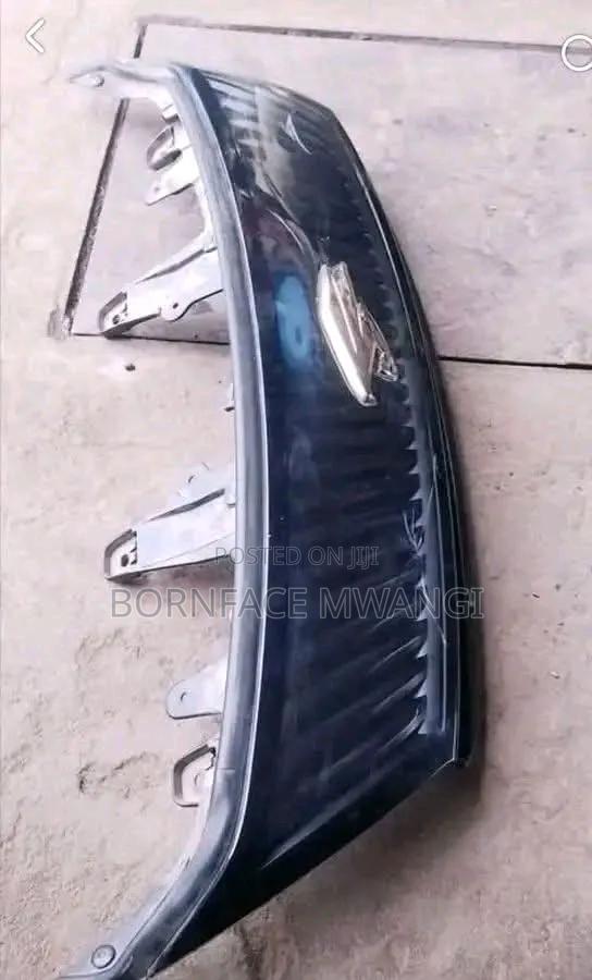Toyota Harrier Grill