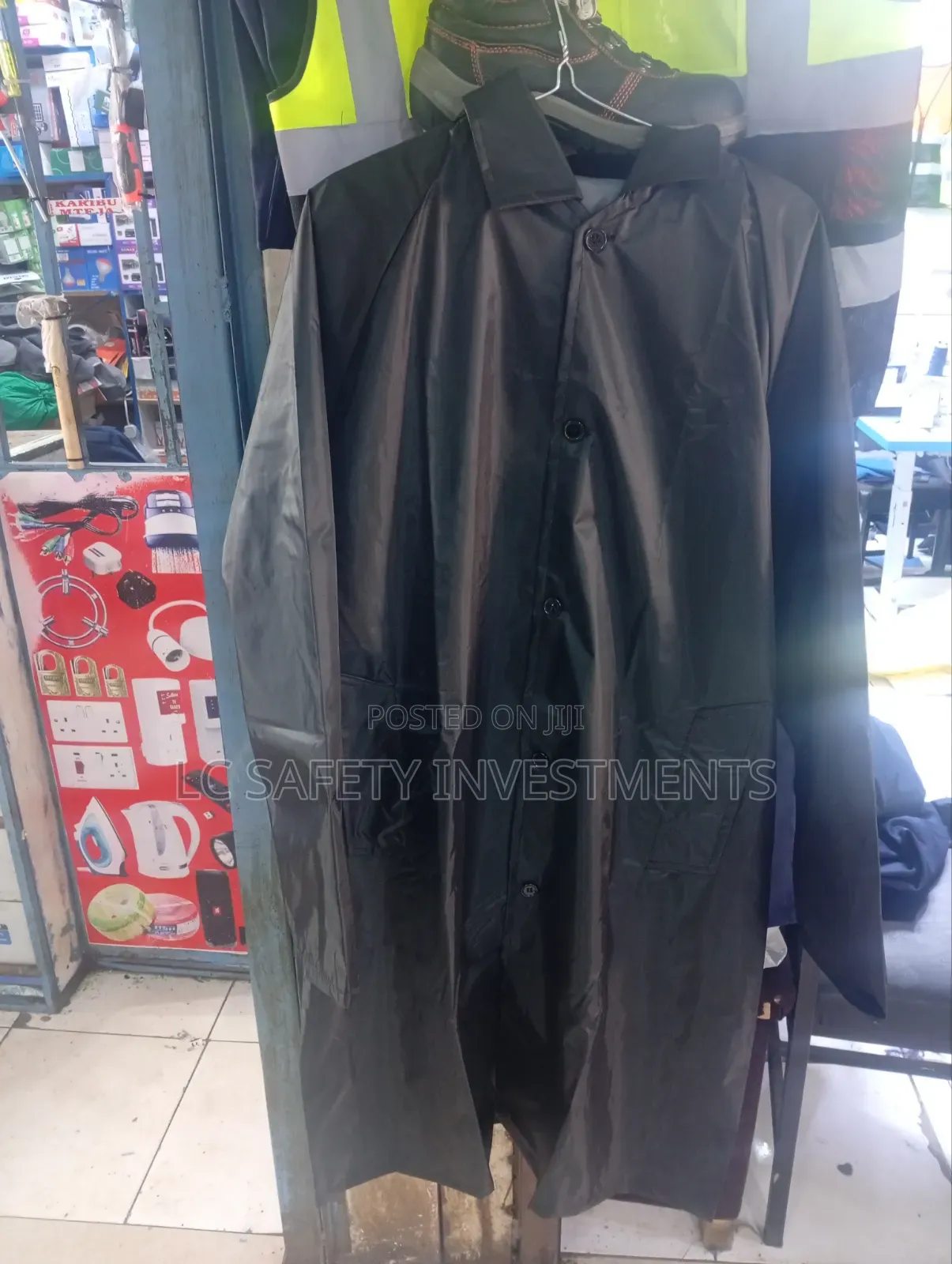 Raincoats With Inner Lining