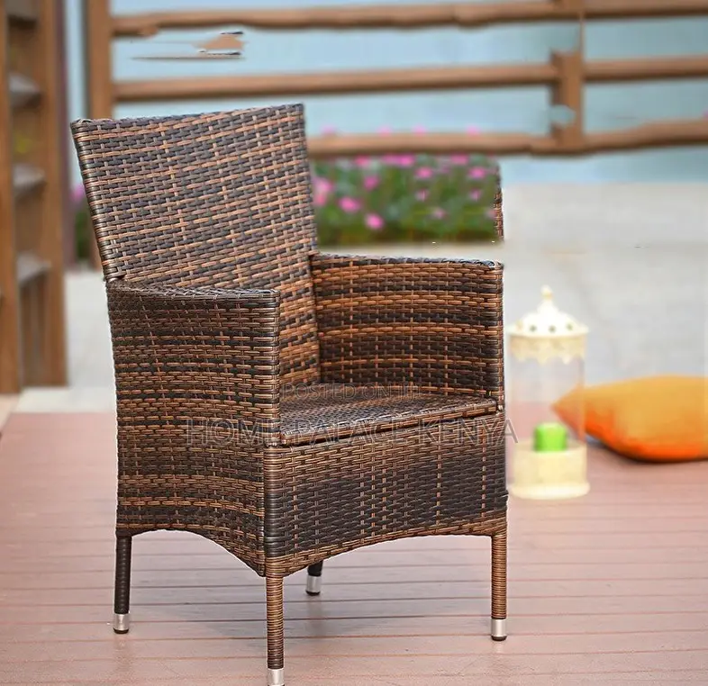Outdoor Set: 4 Seater All Weather Rattan Dining Table Set