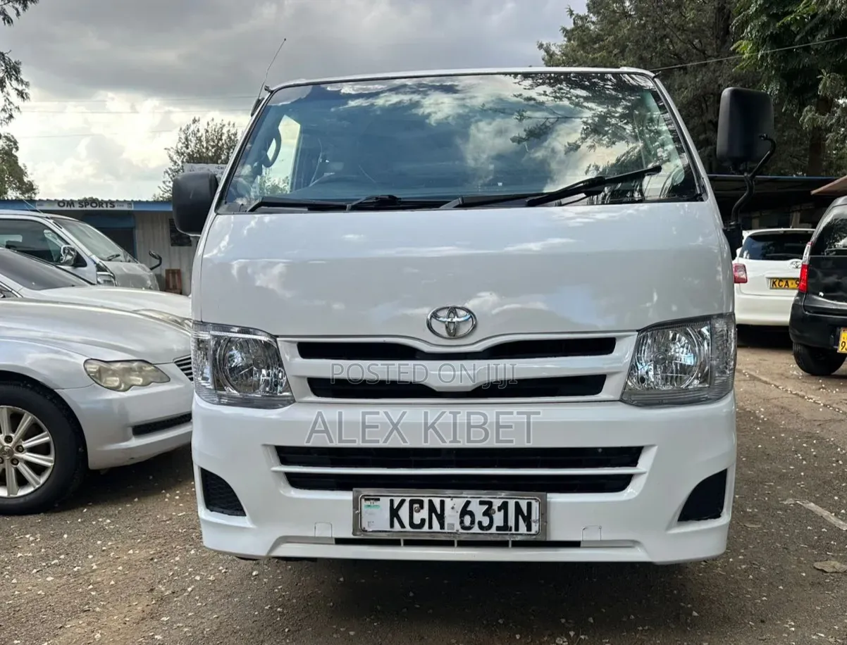 Toyota HiAce 2011 White