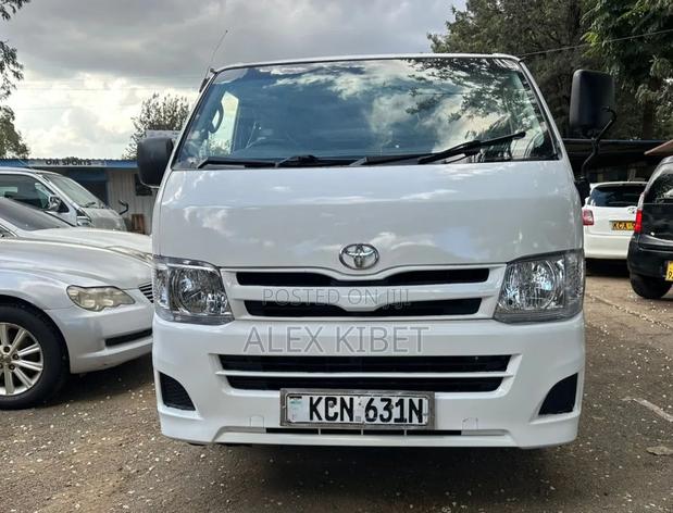 Toyota HiAce 2011 White