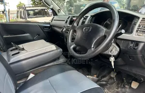 Toyota HiAce 2011 White